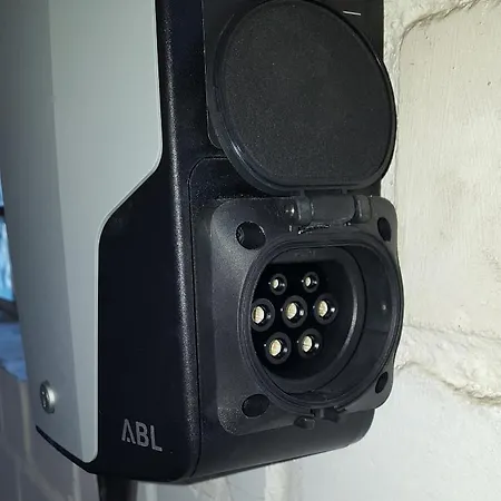 Monteur Scarlett דירה האגן